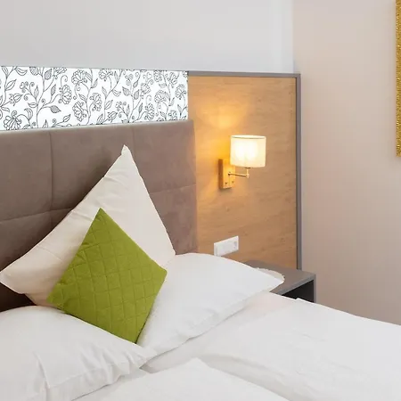 Pensjonat Hotel-cafe-restaurant Matzelsdorfer Hof 3*