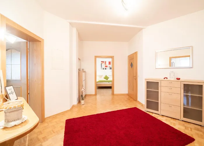 ゲストハウス ホテル-カフェ-レストラン マッゼルスドルファー ホフ