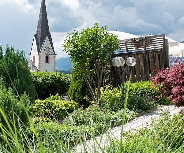 ホテル-カフェ-レストラン マッゼルスドルファー ホフ ゲストハウス ミルシュタット